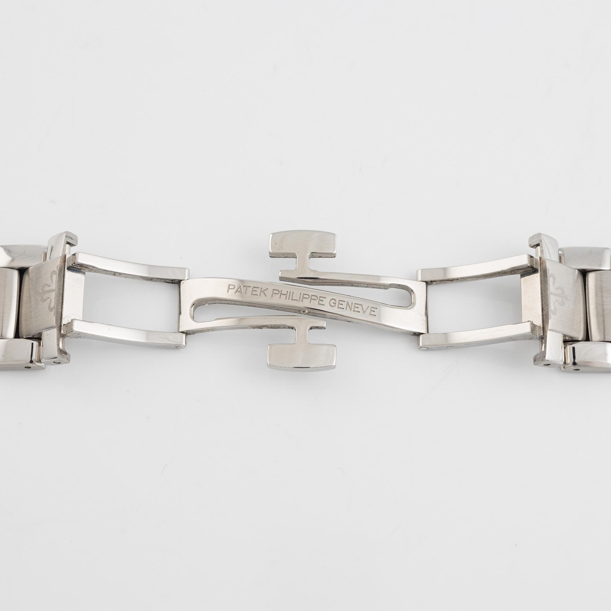 Patek Philippe, Aquanaut, "Steel Bracelet/Tropical Strap", ca 2020.