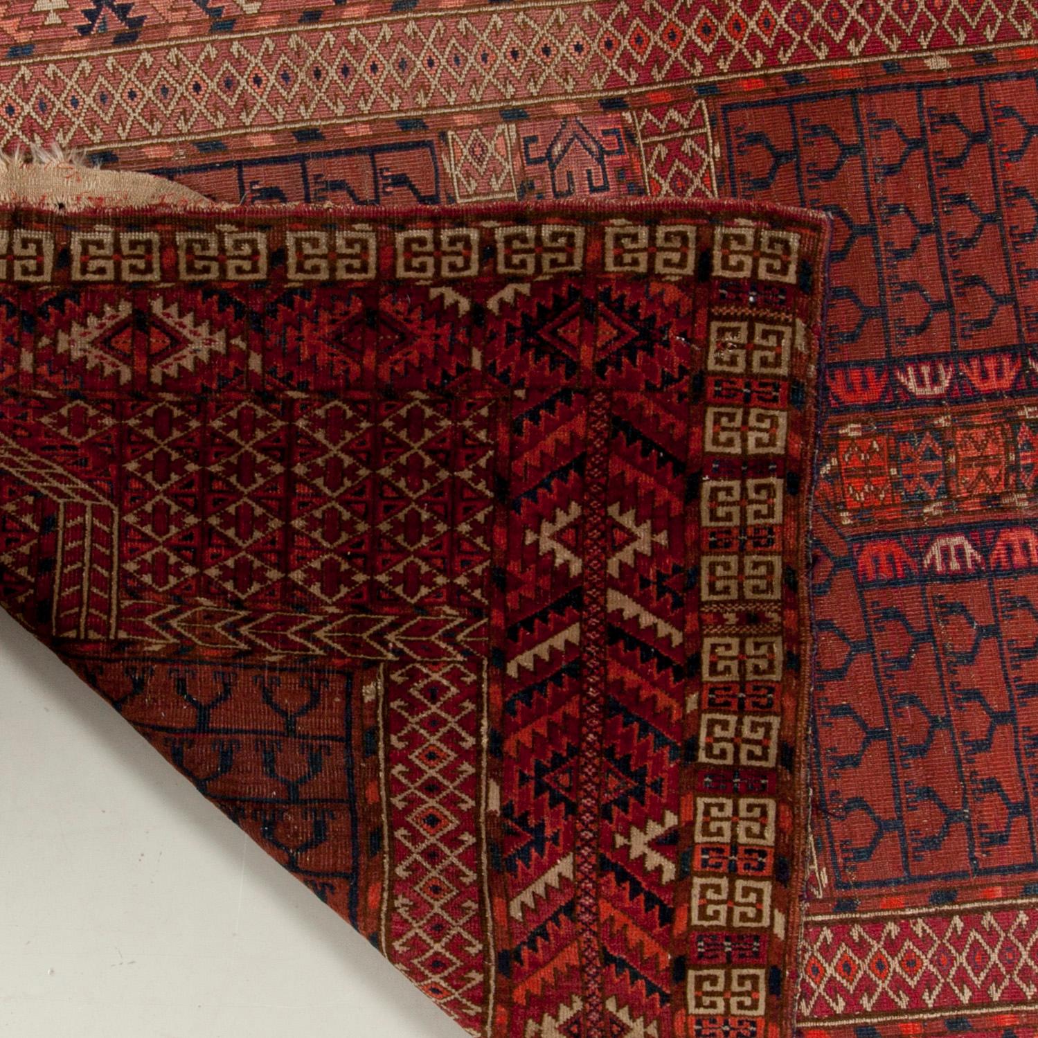 MATTA, Tekke Ensi, antik, ca 117x140 cm.