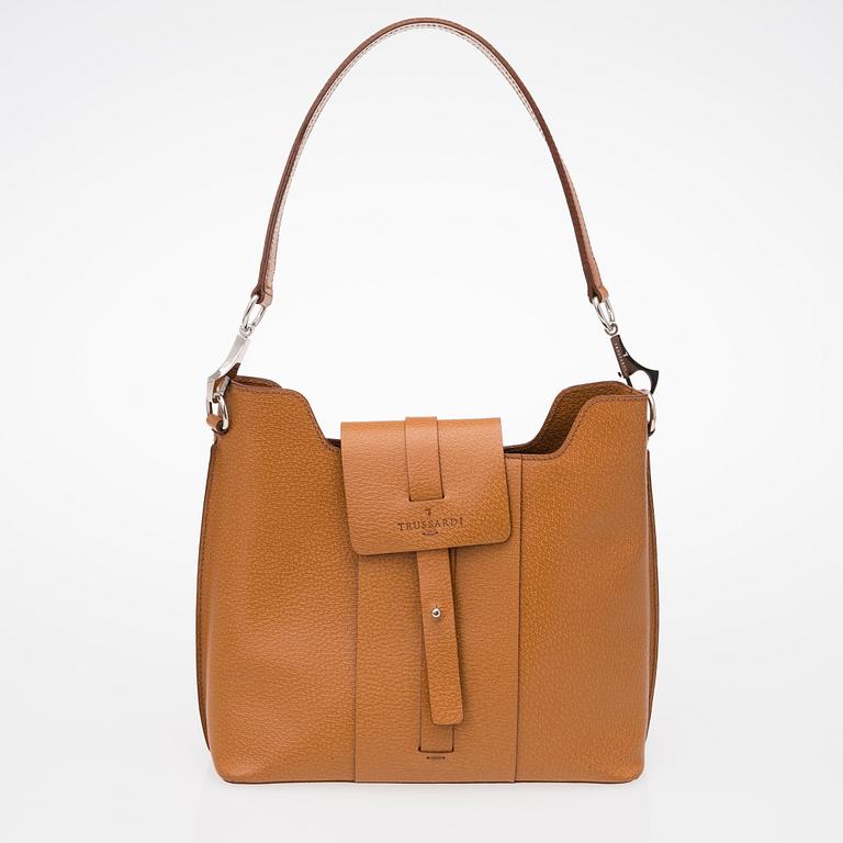 A Trussari Leather Shoulder Bag.