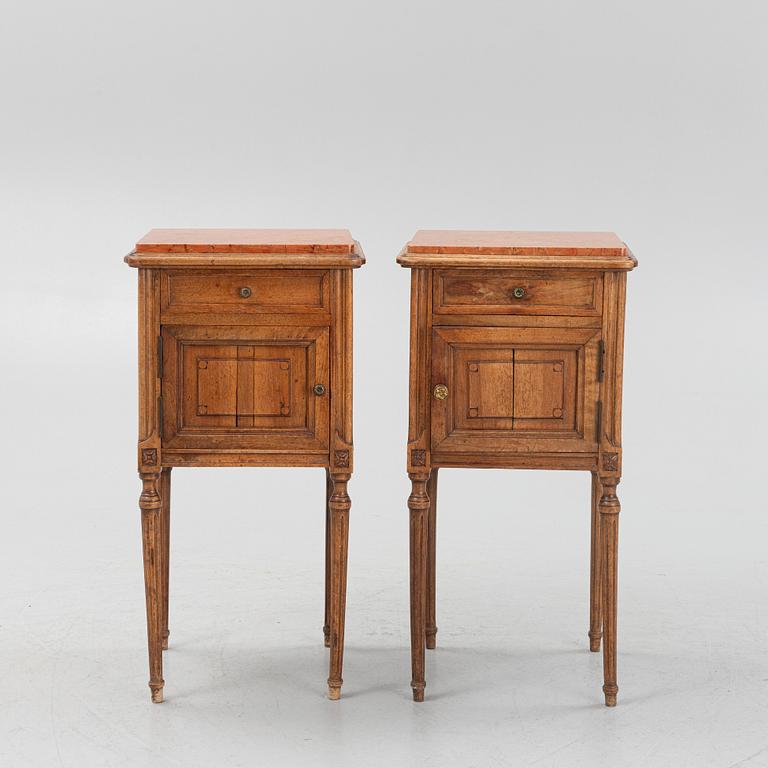 A pair of tables, Louis XVI-style, first half of the 20th C.