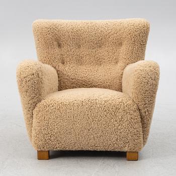 Lounge chair, Swedish Modern, first half of the 20th century.