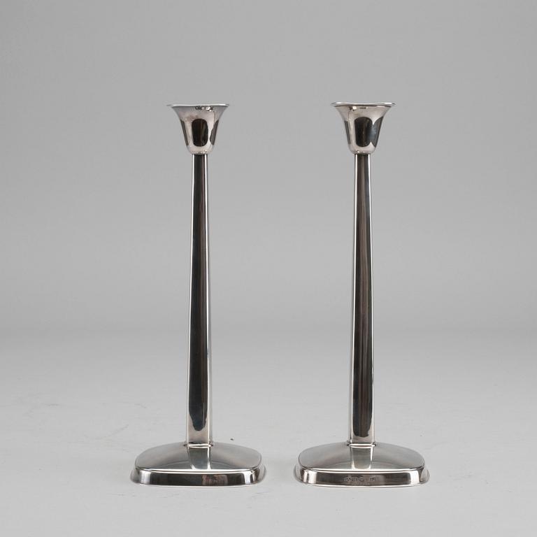 A PAIR OF SILVER CANDLESTICKS BY SA GILLGREN.