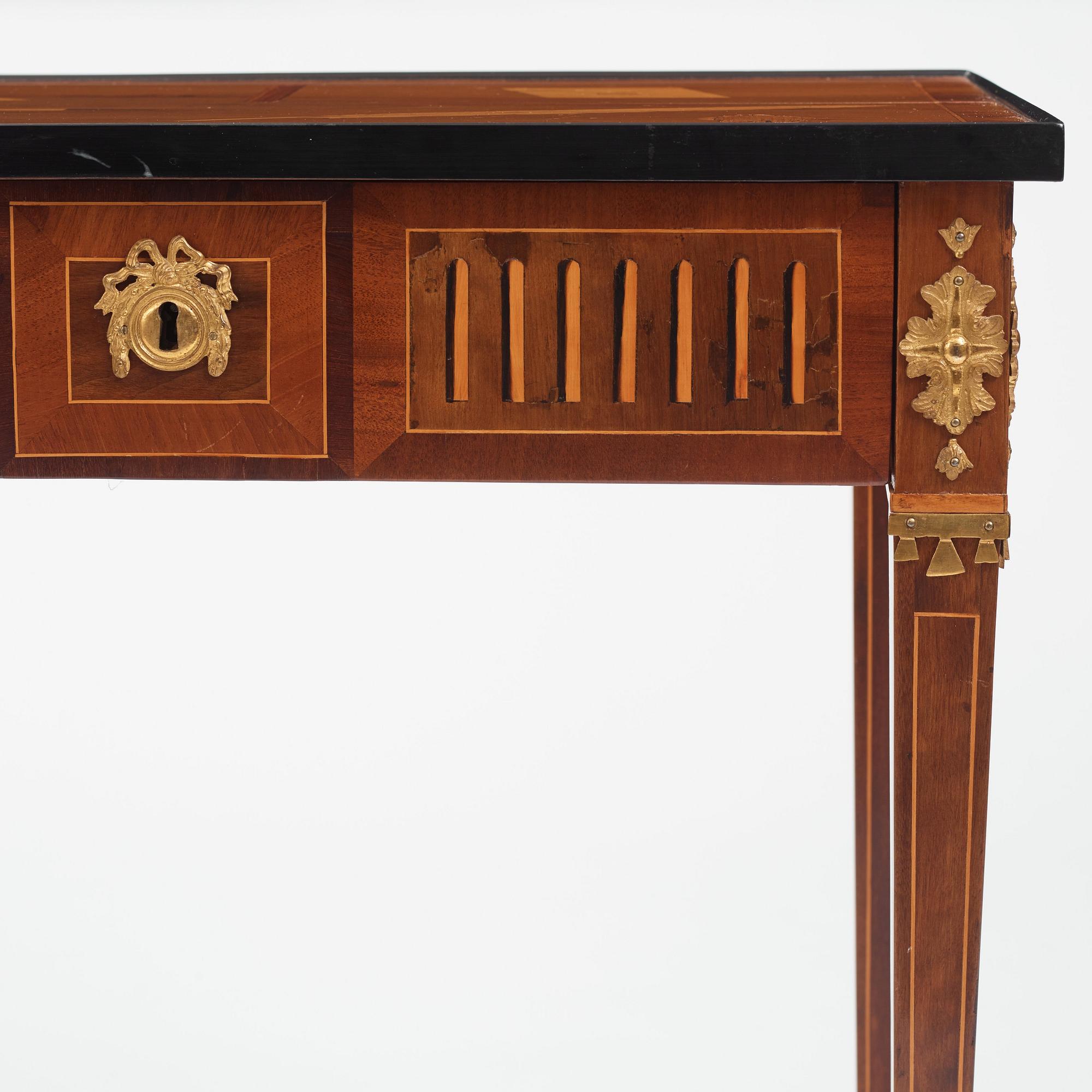 A Gustavian table by A Lundelius (master in Stockholm 1778-1823), not signed, late 18th Century.