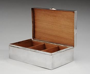 A C.G. Hallberg silver box, Stockholm 1904, with wooden lining.