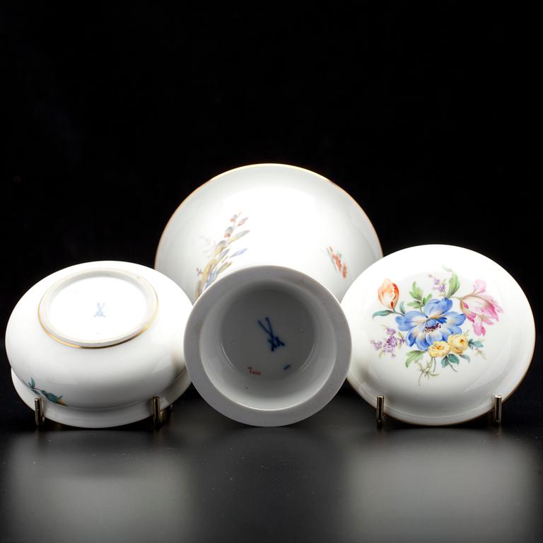 VAS OCH DOSA, porslin, Meissen, Tyskland 1900-talets första hälft.