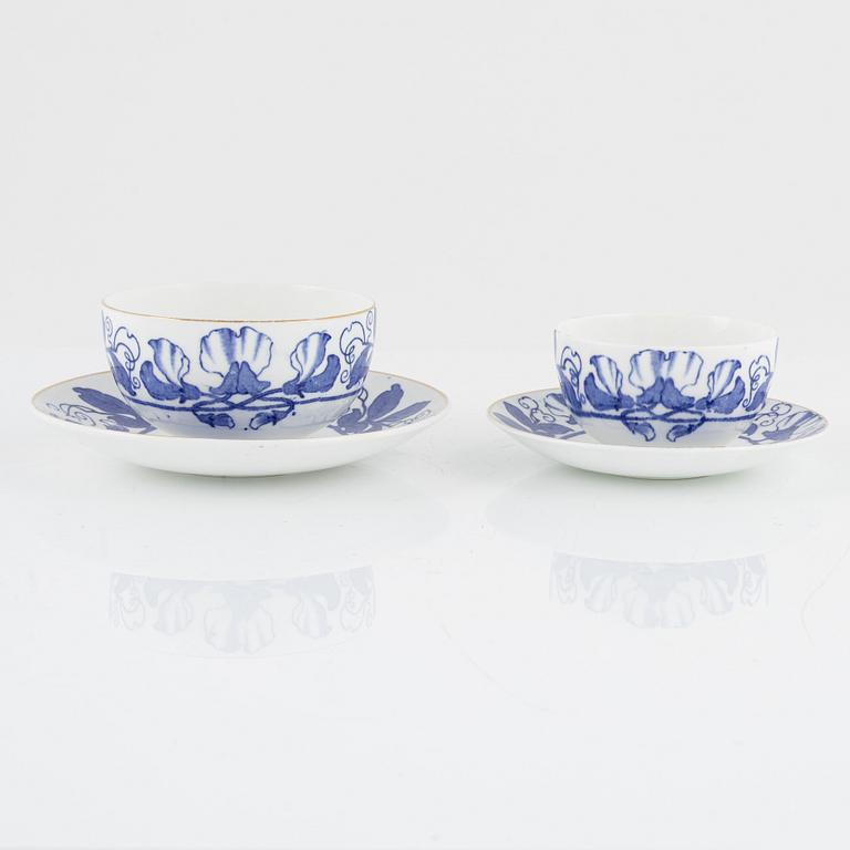 Gunnar Wennerberg, 74 pieces of a "Blåsippa" dinner service, Gustavsberg, Sweden.