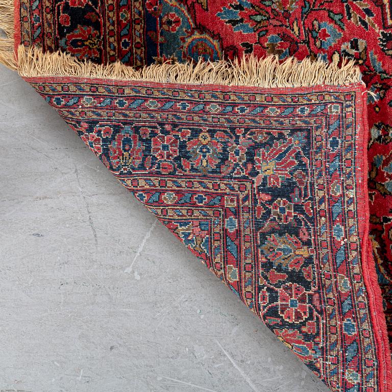 A semaintique Kashan carpet ca 203x143 cm.