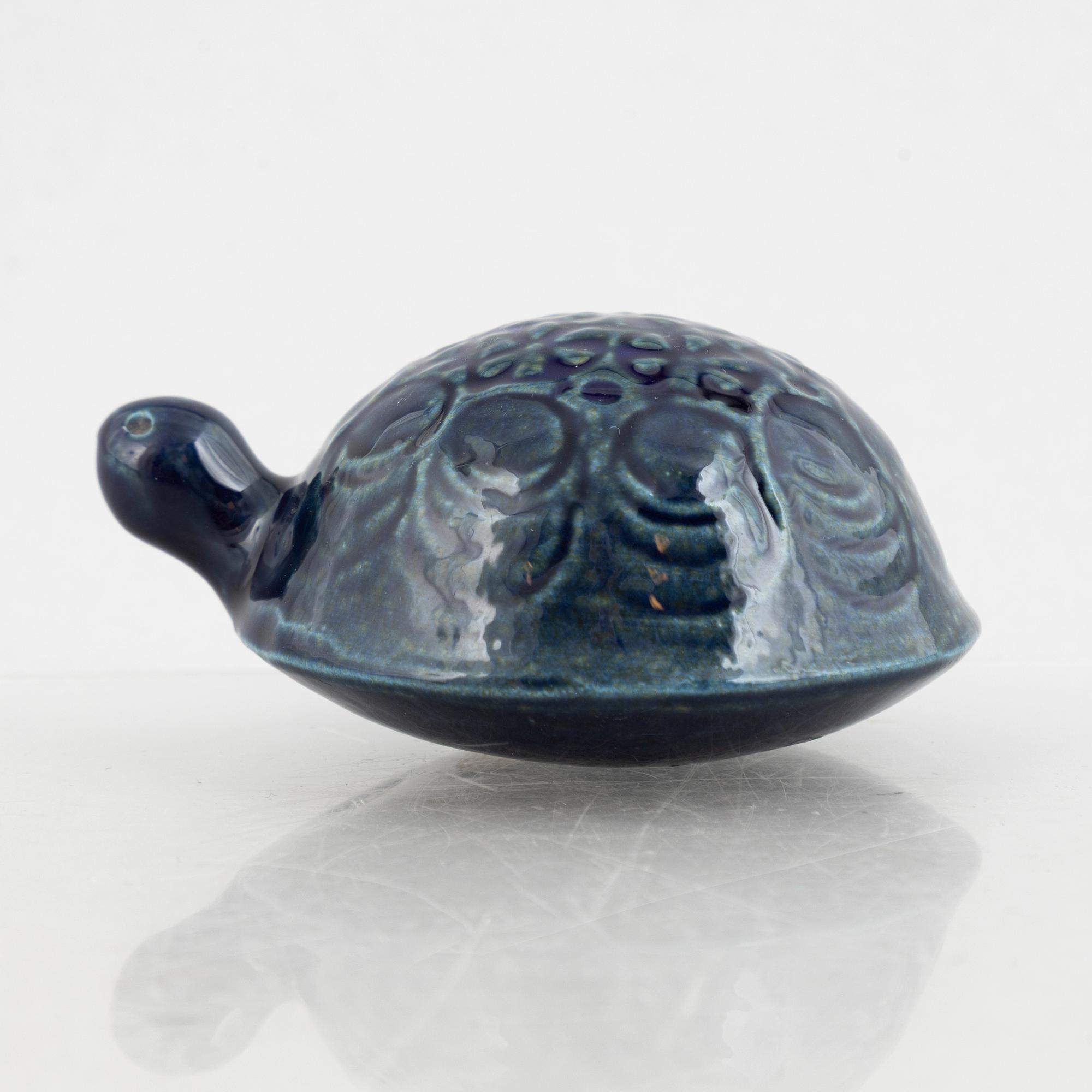 Lisa Larson, figurines, a set of four stoneware figurines including 'Lejon mini' from the series 'Afrika', Gustavsberg.