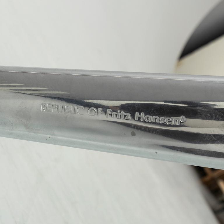 Tod Bracher, matbord, "TNo1", Fritz Hansen, Danmark.