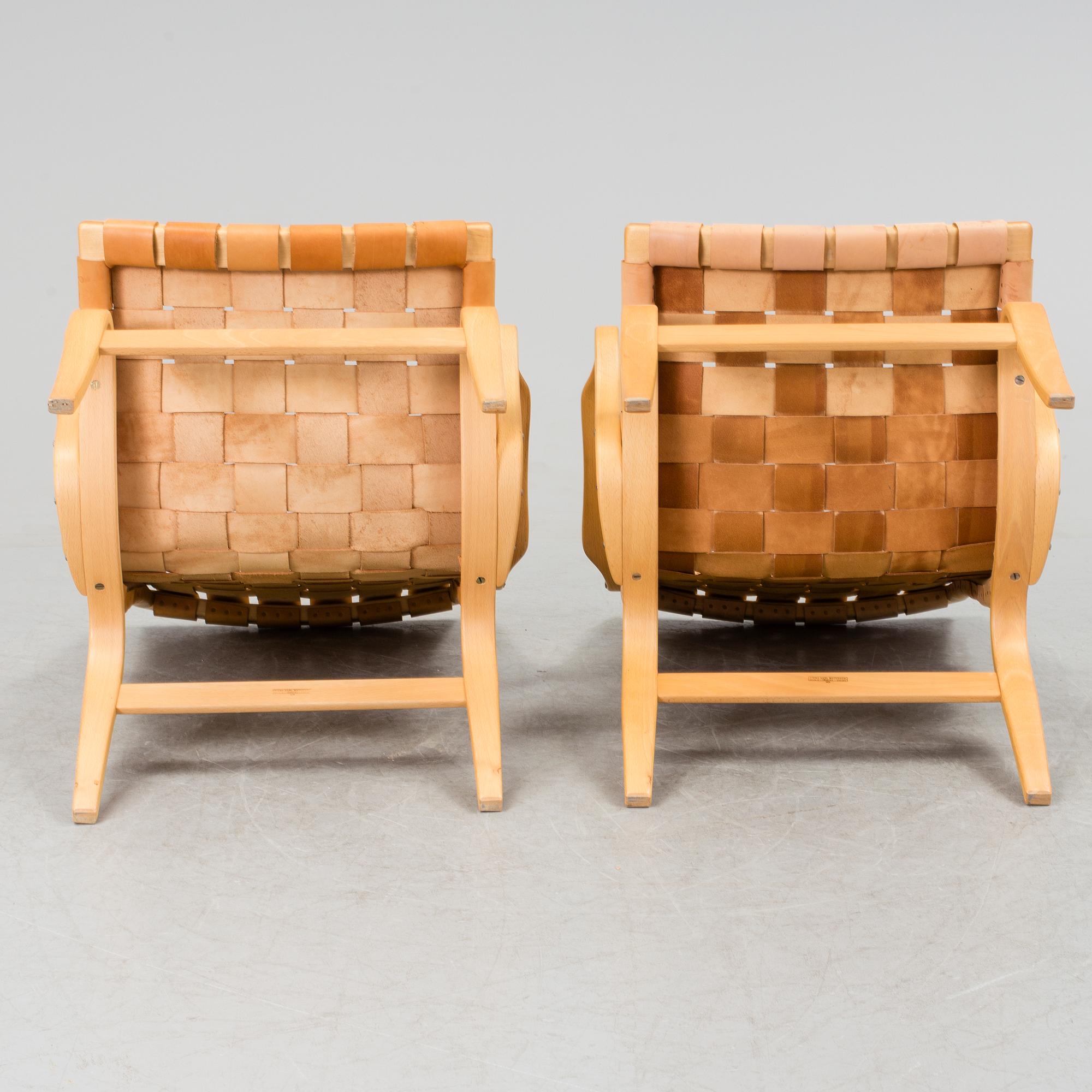 BRUNO MATHSSON, karmstolar, ett par, "Eva", Firma Karl Mathsson, Värnamo, 1976.