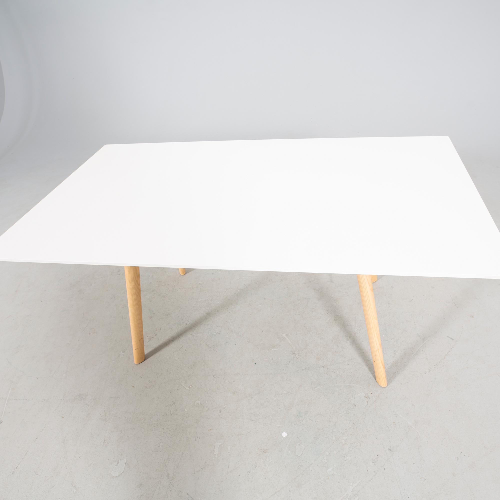 Ronan & Erwan Bouroullec, table 'Pilo' for Magis Italy 2010s.