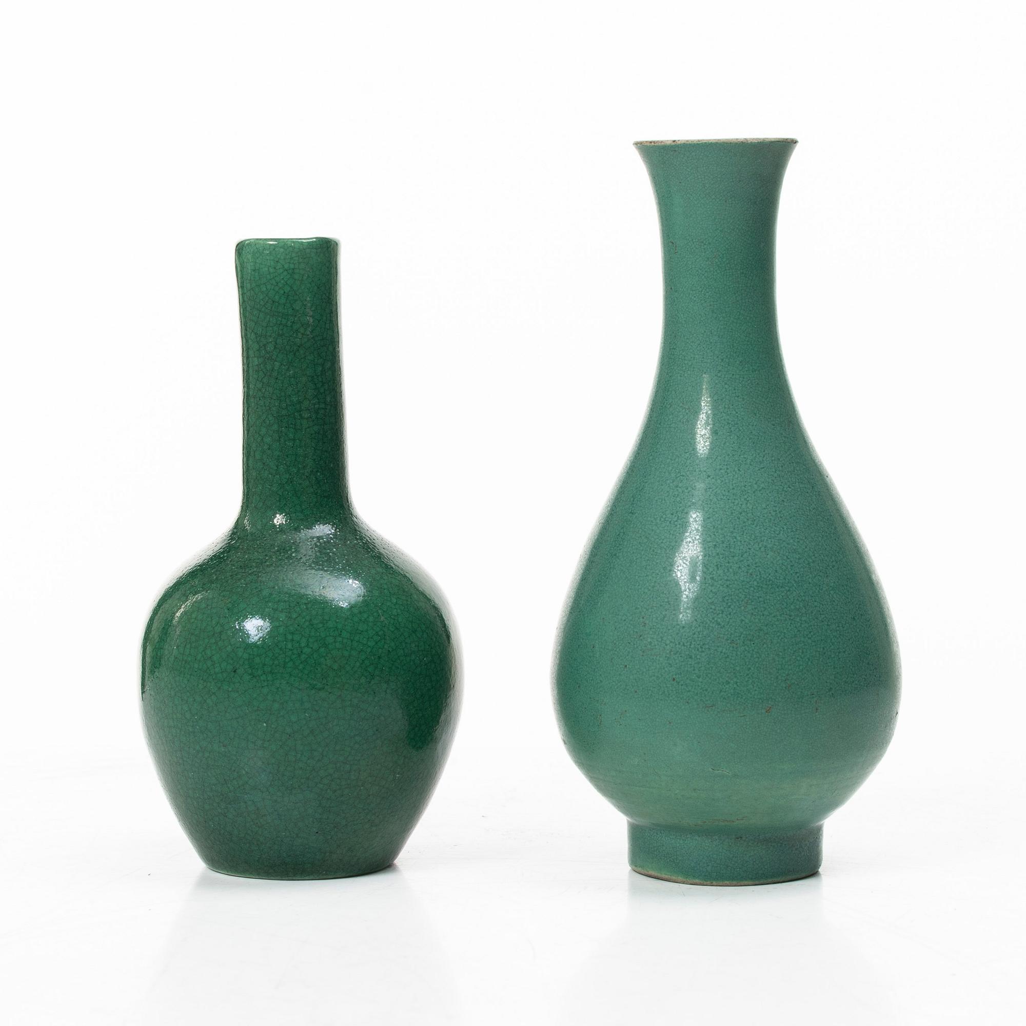 Two green monochrome vases, Qing dynasty, 18th/19th century.