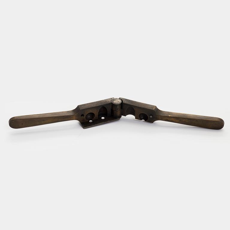 A Colt 1860 Army percussion revolver, serial no. 35171, manufactured 1862. Certificate included.