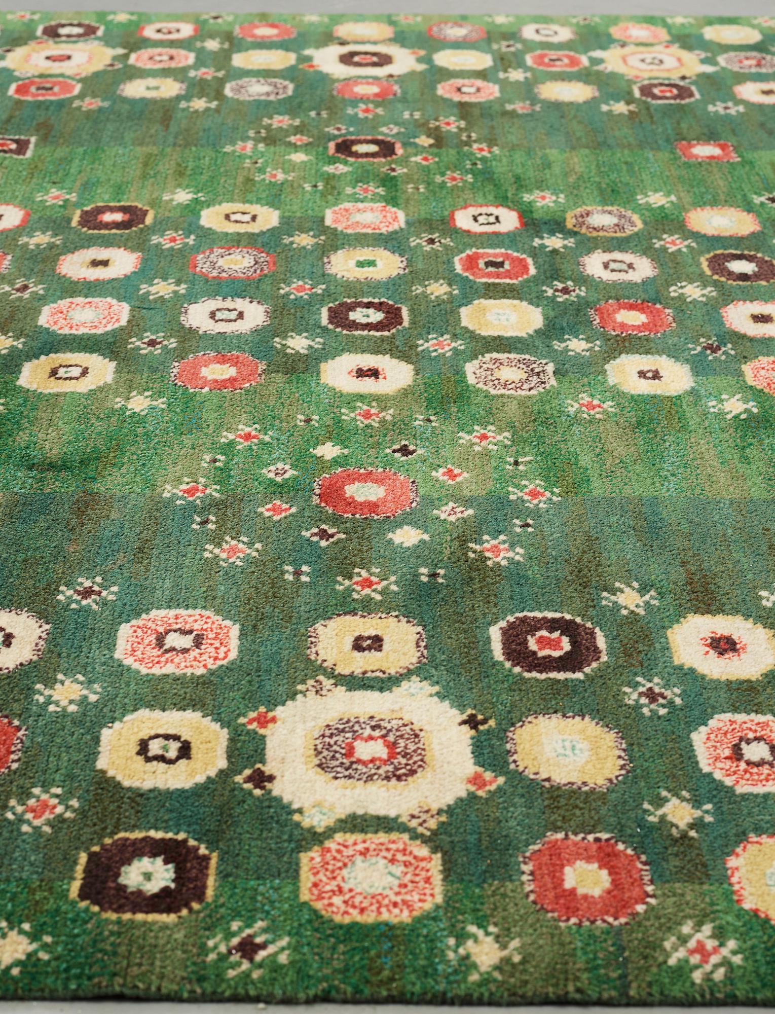 Barbro Nilsson, A CARPET, "Gröna rabatten", knotted pile, ca 329,5 x 229,5  cm, signed AB MMF BN.