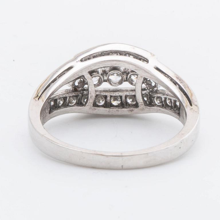 RING 18K whitegold brilliant-cut diamonds 0,85 ct engraved.