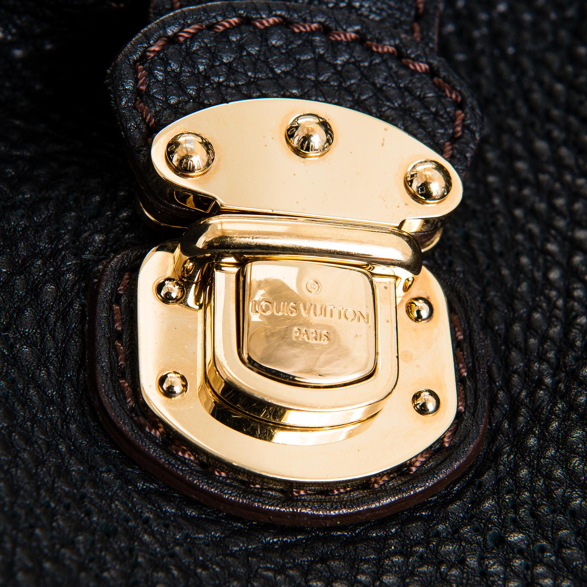 Louis Vuitton, "Mahina XL" laukku.
