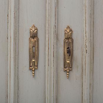 A painted wardrobe from around year 1900.