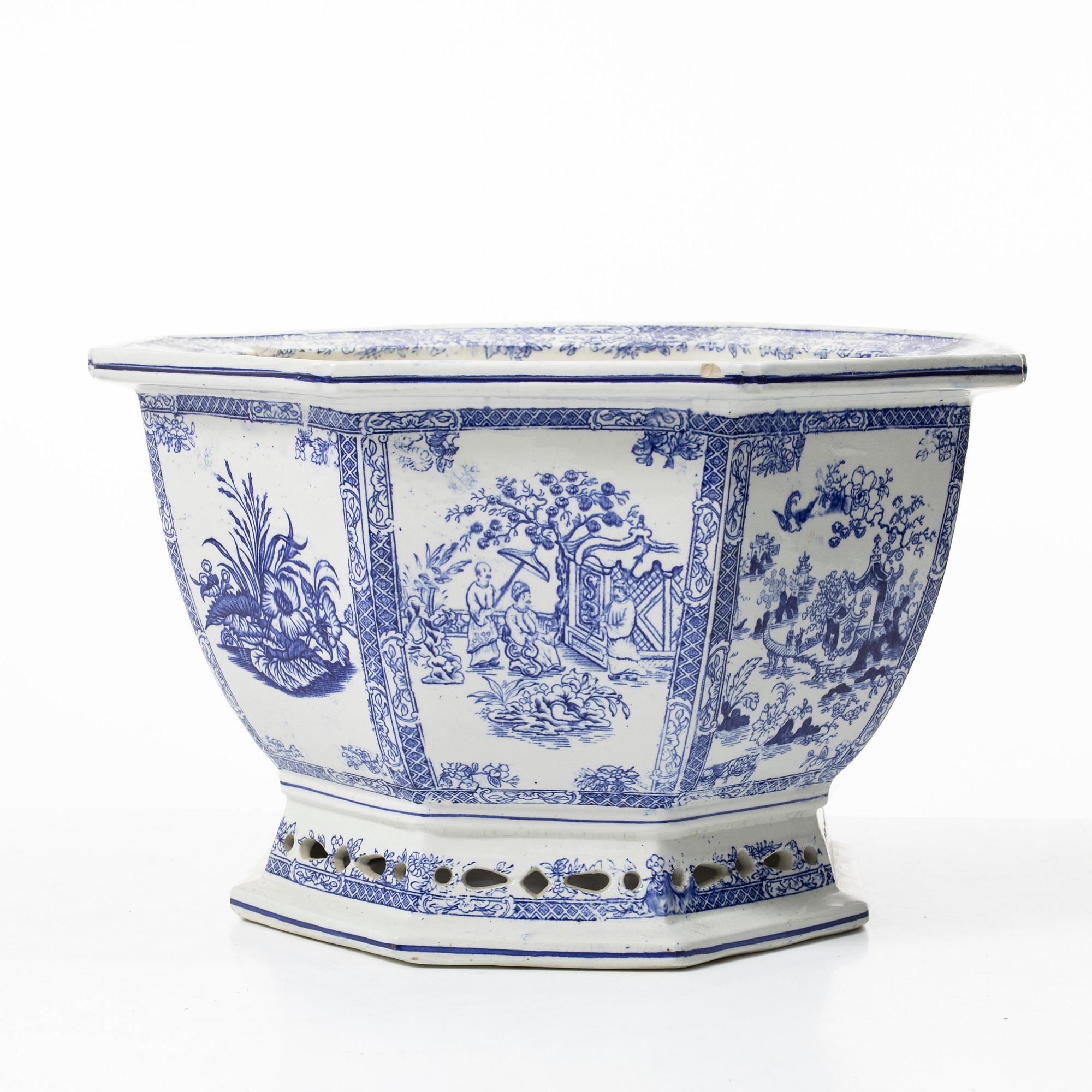 A flintware flower pot, second half of the 19th century.