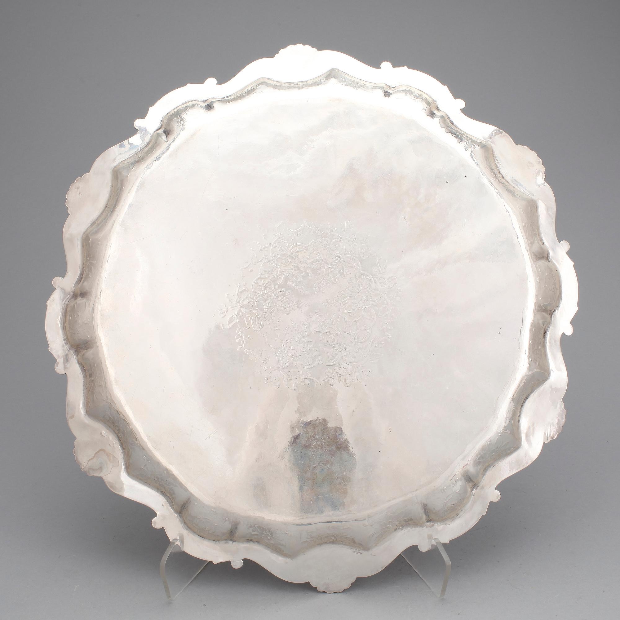 FAT, silver, rokokostil, svenska importstämplar, tidigt 1900-tal. Vikt 1329 cm.