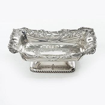 An English silver bowl, mark of John Round & Son Ltd, Sheffield, 1897.