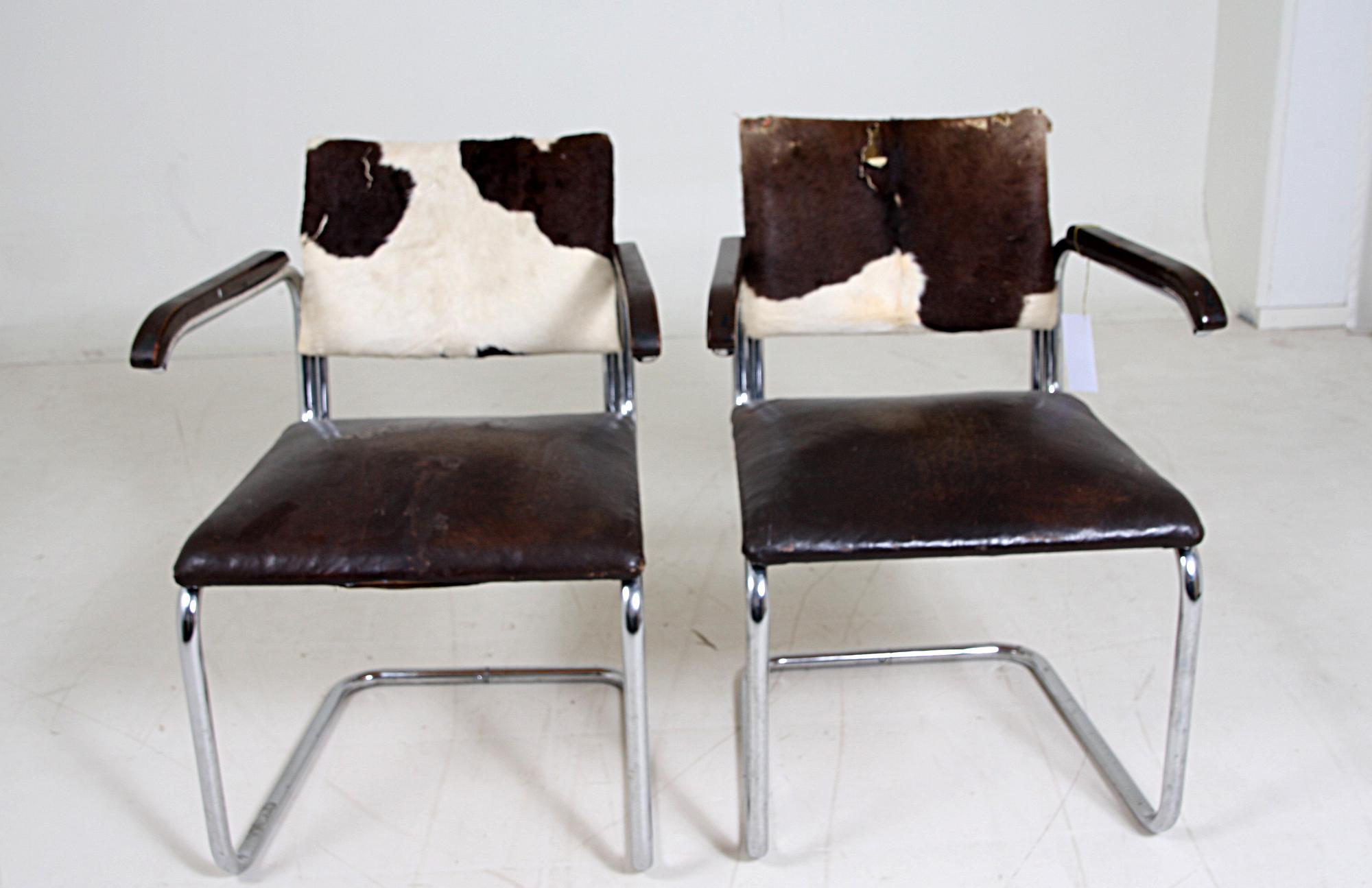 KARMSTOLAR, ett par, 1900-talets första hälft.