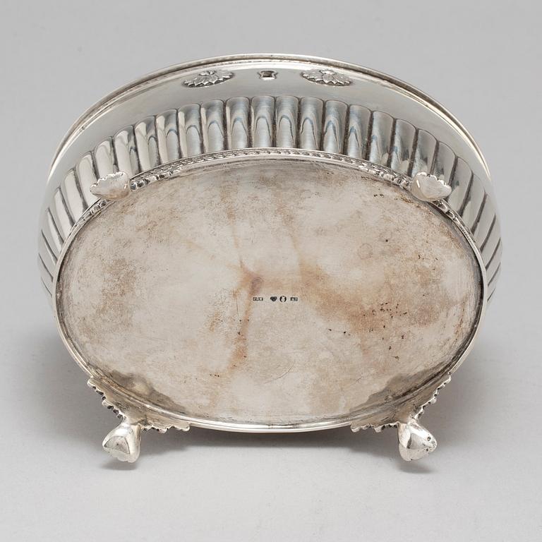 A silver sugar box by CG Hallberg Stockholm, 1912.