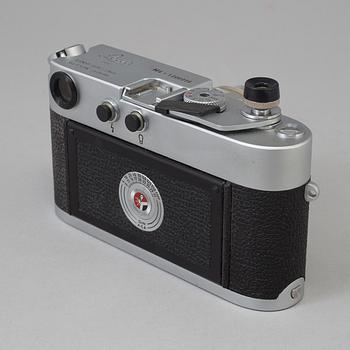 A chrome body Leica M4 no 1208039 from Wetzlar 1968. With Summilux 1:1.4/50.