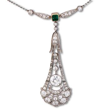 151. A PENDANT, old and 8/8 cut diamonds, emerald, platinum. Art Deco, c. 1920s.