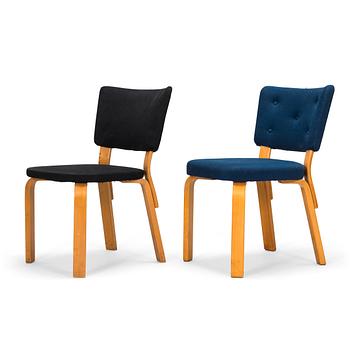 Alvar Aalto, Two mid-20th century '62' chairs for O.Y. Huonekalu- ja Rakennustyötehdas A.B.