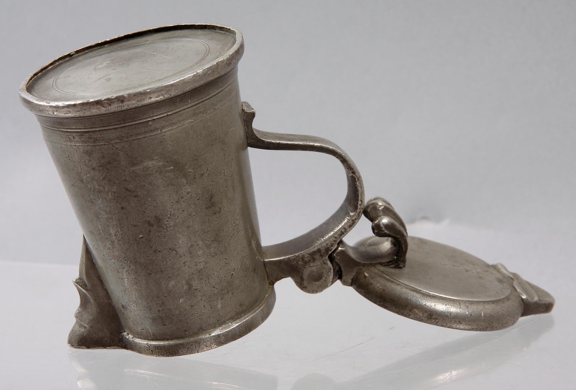 STOP, tenn, Carl Saur, (verksam 1737-1779)Stockholm. Locket märkt 1746.