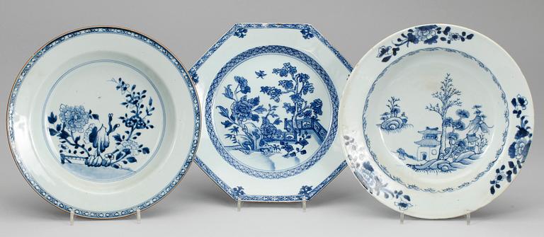 TALLRIKAR, 10 st. Porslin, bl a Qianlong (1736-95).