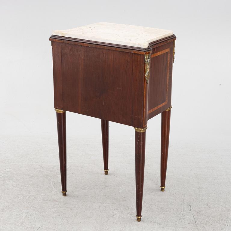 Sängbord, Louis-VI-stil, omkring 1900.