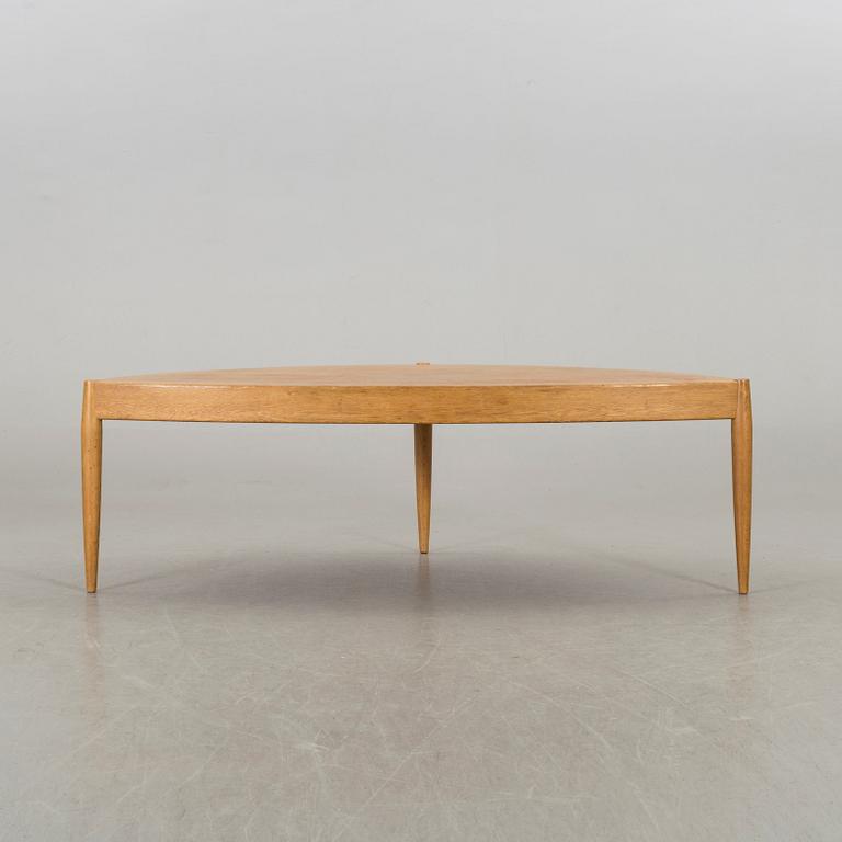 A Johannes Andersen Capri oak sofa table.