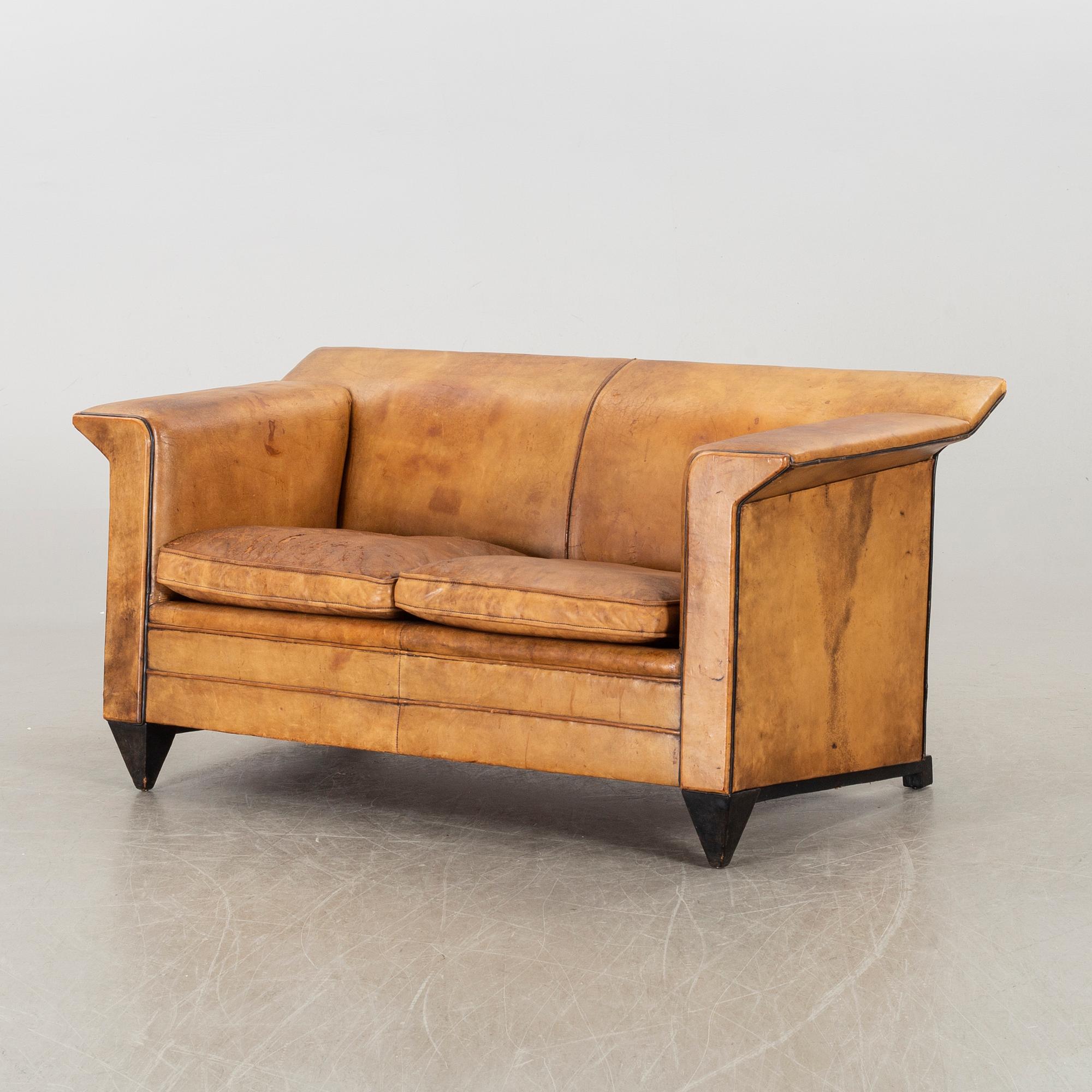 BART VAN BEKHOVEN, a second half of the 20th century leather sofa.