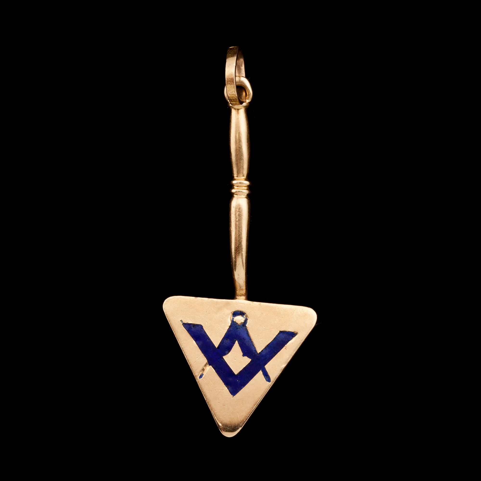 FRIMURARHÄNGE, 18k guld. 1872. 2gr.