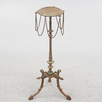 A pedestal, late 19th century.