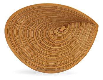 102. Tapio Wirkkala, A Tapio Wirkkala laminated birch shell shaped dish, signed TW.