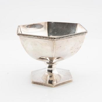 A Stowell & Co bowl on foot sterling silver United Kingdom second half of the 20th century.