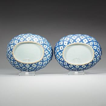 A pair of blue and white baskets, Qing dynasty, Qianlong (1736-95).