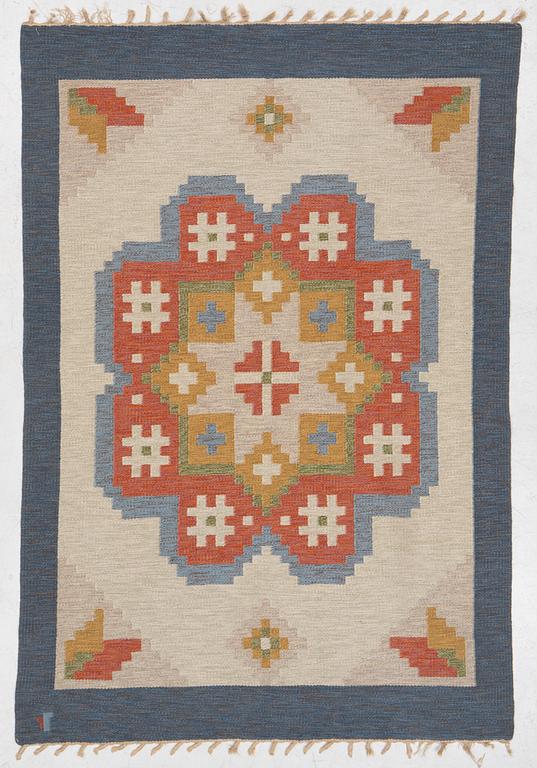 Erik Lundberg, a flat weave rug, Vävaregården, Eringsboda, approx. 249 x 169 cm.