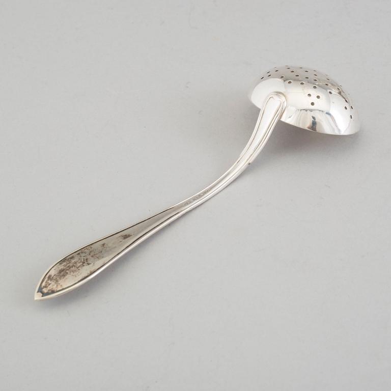 A silver sugar bowl, 1918.