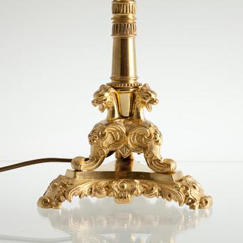 LAMPFOT, förgylld brons, rokokostil, 1800-talets senare hälft.