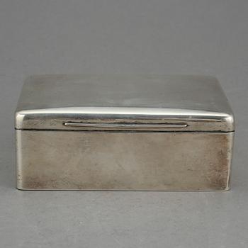 CIGARRASK, silver, importstämplat, Gustaf Möllenborg, Stockholm, 1919. Vikt 448 g.