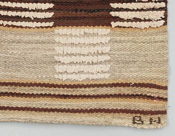 RUG. "Schackrutig, brun". Reliefrya (knotted pile in some areas). 239 x 134,5 cm.