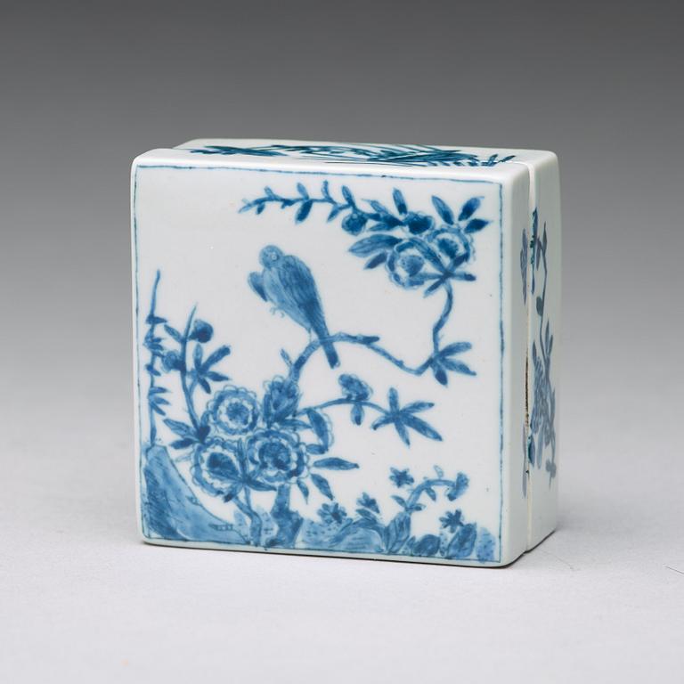 ASK med LOCK, porslin. Qingdynastin, 1700-tal.