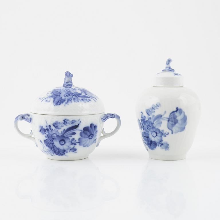 A 'Blå Blomster' 96-pieces porcelain, Royal Copenhagen.