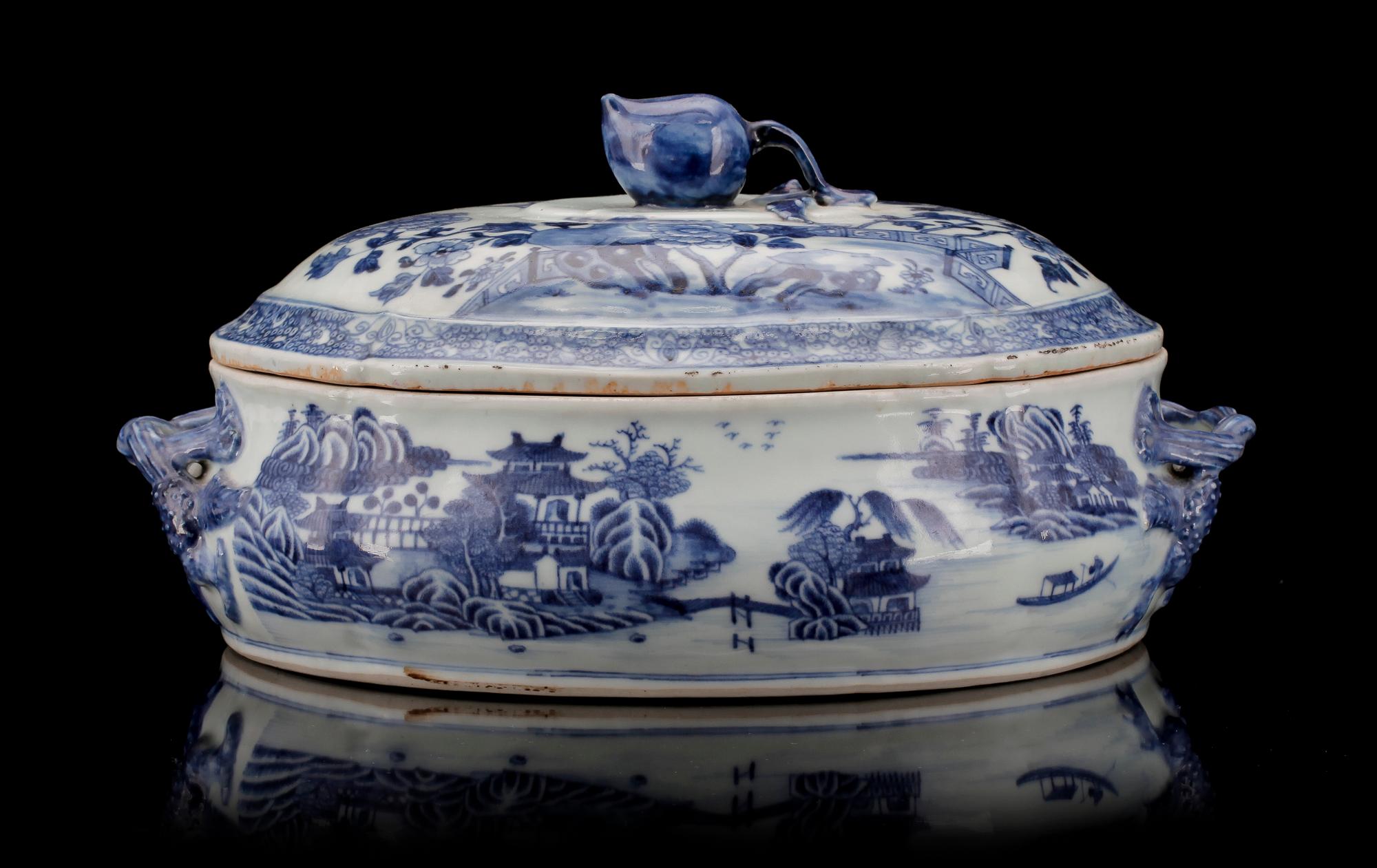 TERRIN SAMT LOCK, porslin, Qianlong, Kina, 1700-talets slut.