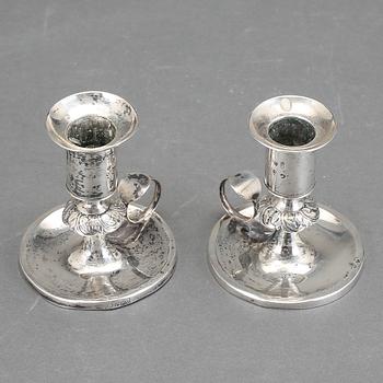 LJUSSTAKAR, s k nattljusstakar, ett par, silver, Johan Fredric Björnstedt, Stockholm 1822. Vikt ca 195 gram.