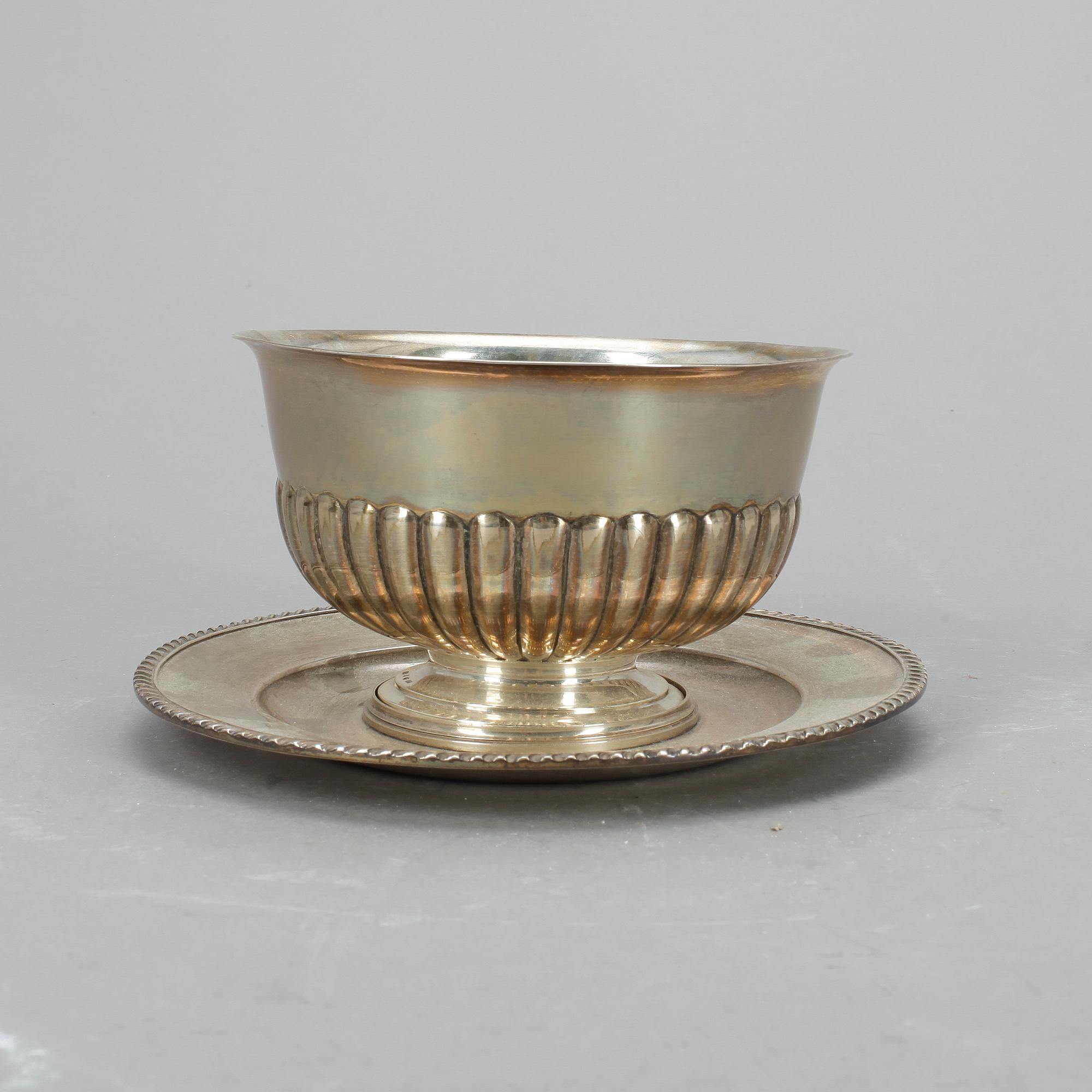 SÅSSKÅL, silver, Jakob Engelberth Torsk Stockholm, 1906. Vikt ca 507 gram.