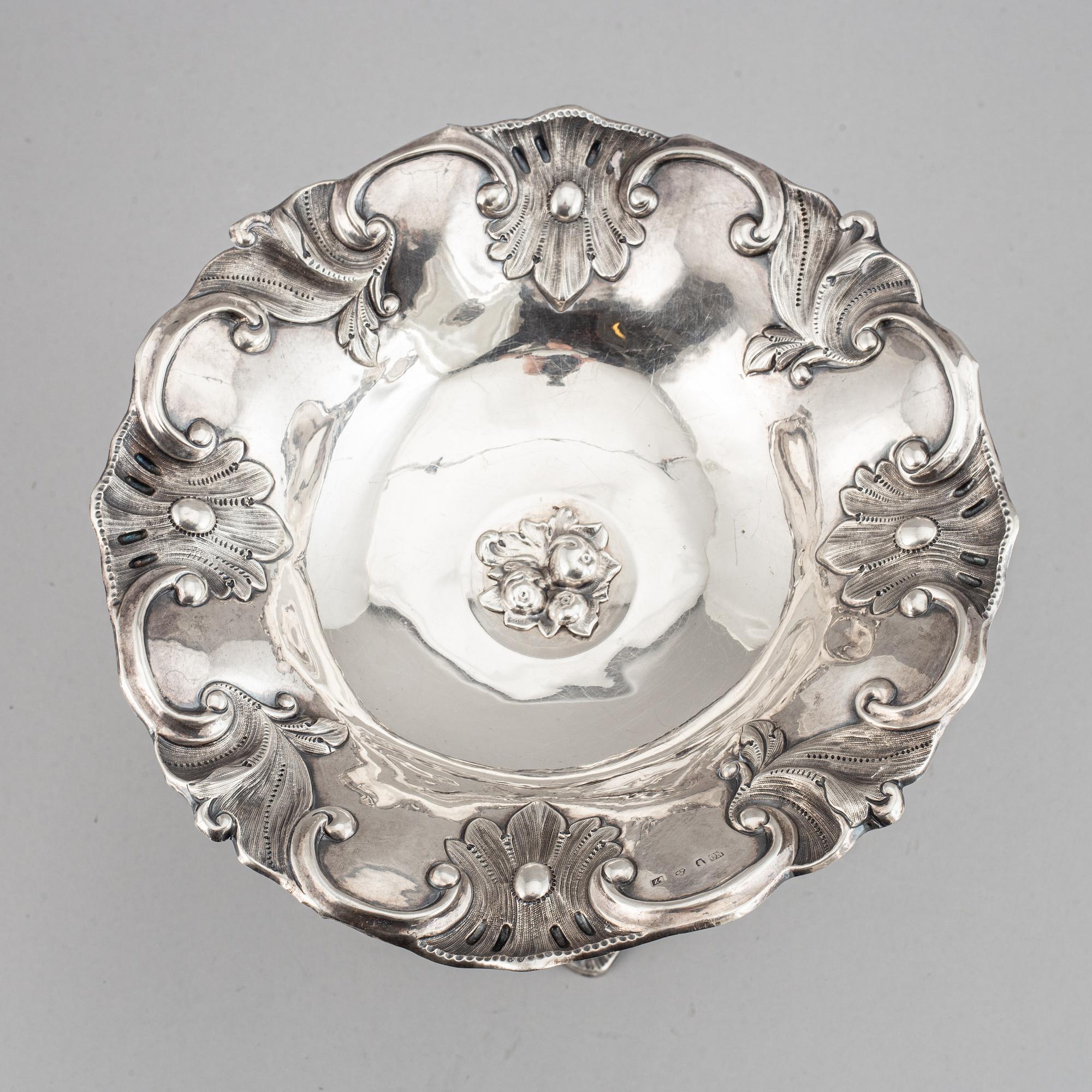Carl Nyström, uppsatsskål, silver, Stockholm 1854-1855. Nyrokoko.